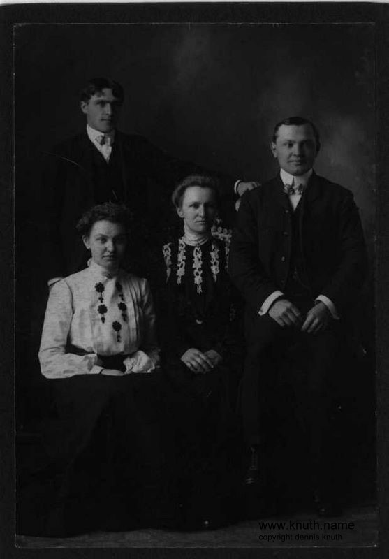 Unknown May be the Julius Bann Family (large) Bann Family